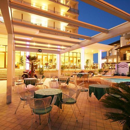 Hotel Excelsior Cattolica Kültér fotó