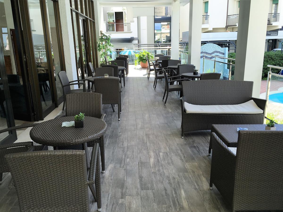 Hotel Excelsior Cattolica Kültér fotó