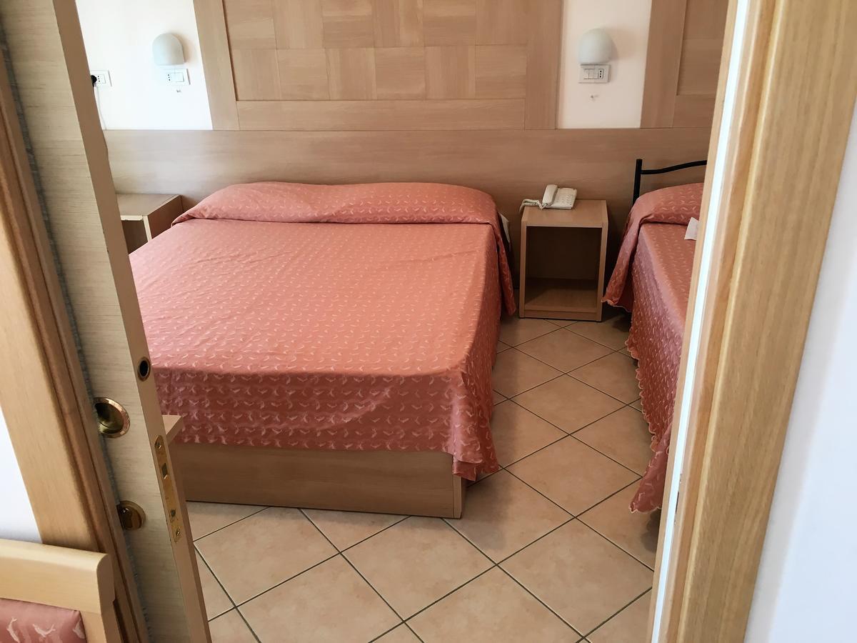 Hotel Excelsior Cattolica Kültér fotó