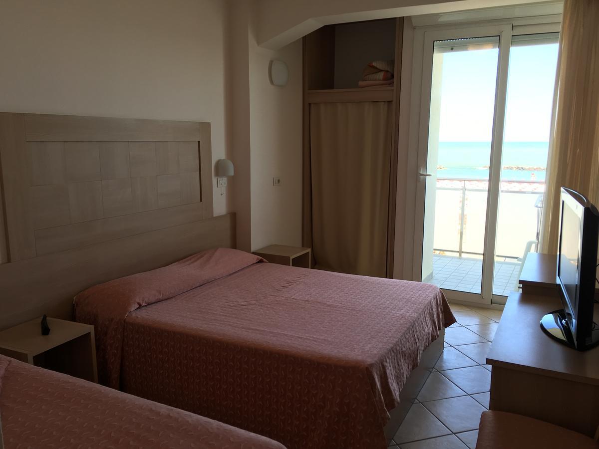 Hotel Excelsior Cattolica Kültér fotó