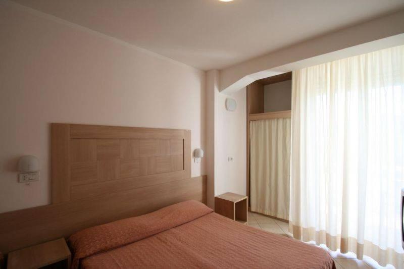 Hotel Excelsior Cattolica Kültér fotó