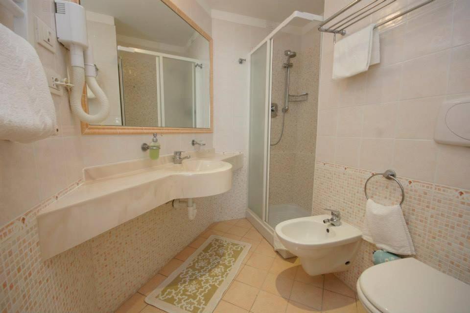 Hotel Excelsior Cattolica Kültér fotó